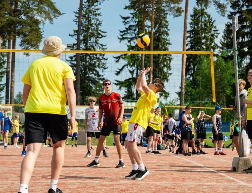 Otteluiden riemua, aurinkoa ja vierailjoita maajoukkueista